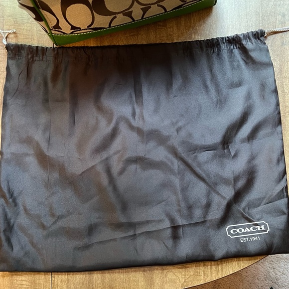 2008 Coach bag, tan with green leather trim, gently used - Picture 3 of 15